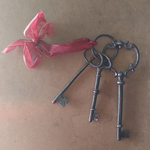 Decorative Skeleton Key set of three